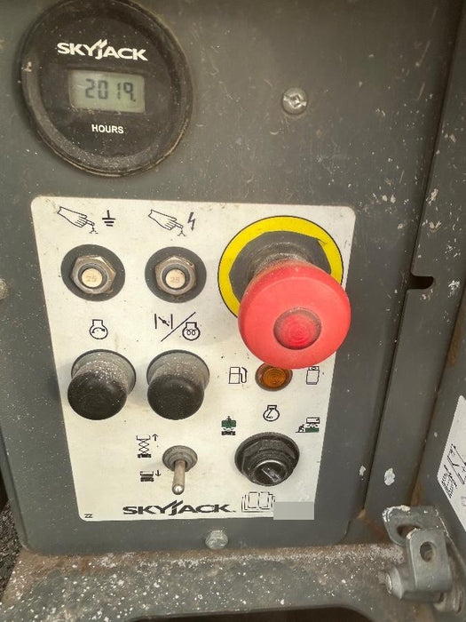 2017 SKYJACK SJ6832 RT