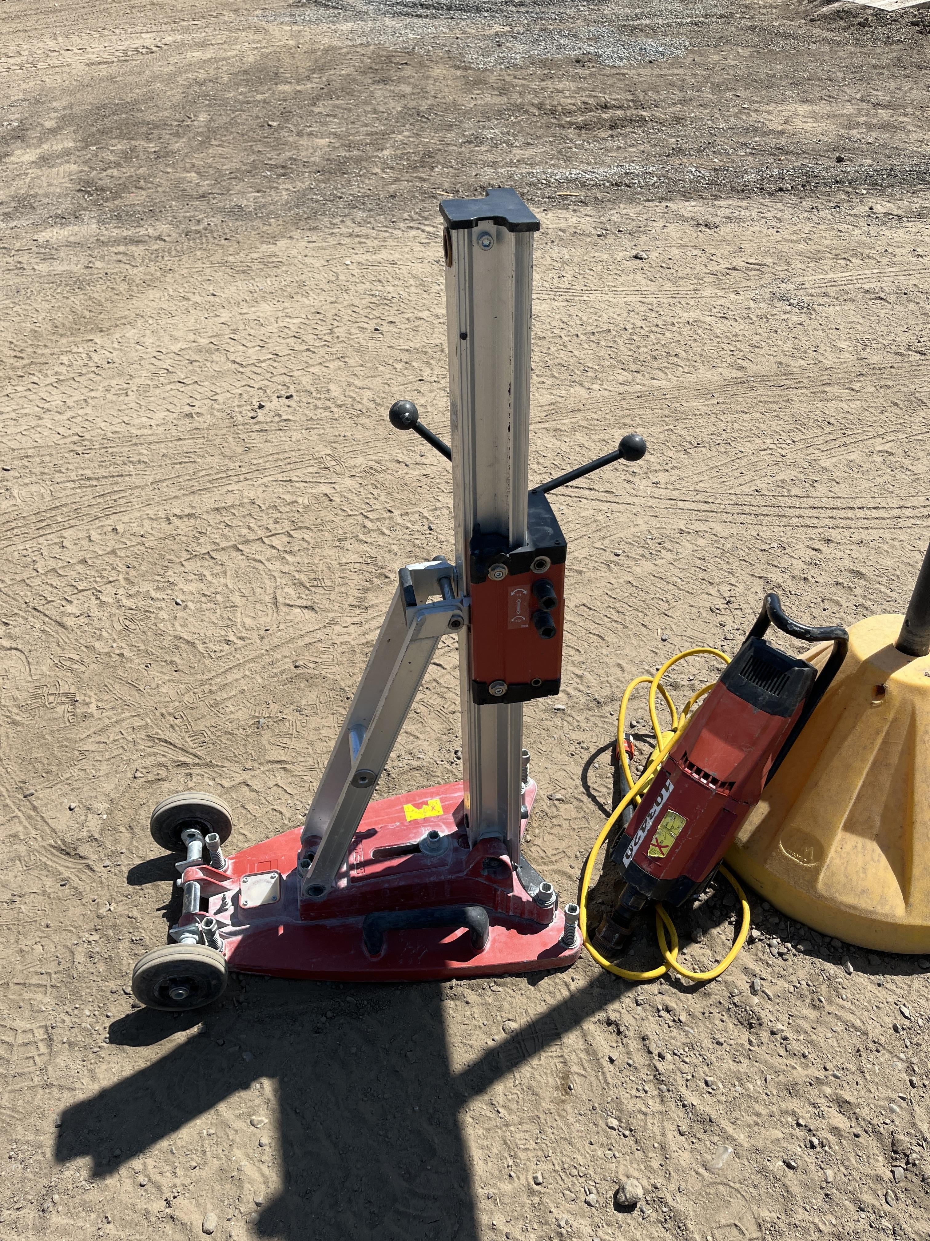 2020 HILTI DD250E