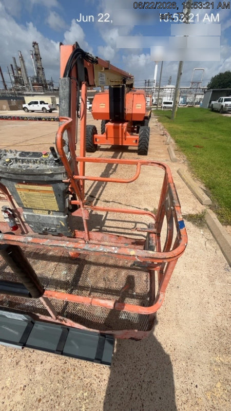 2020 JLG 800AJ