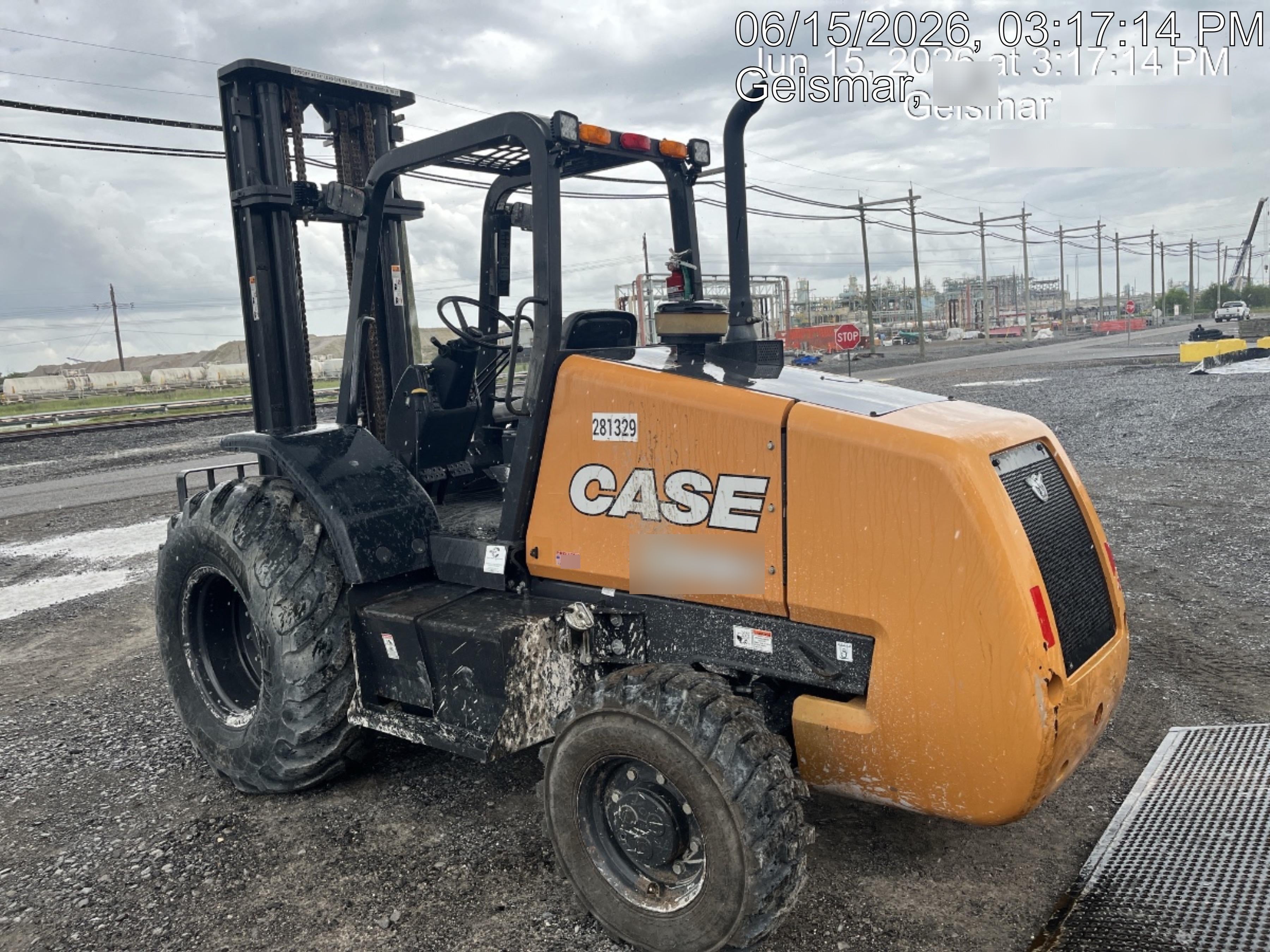 2023 CASE 588H