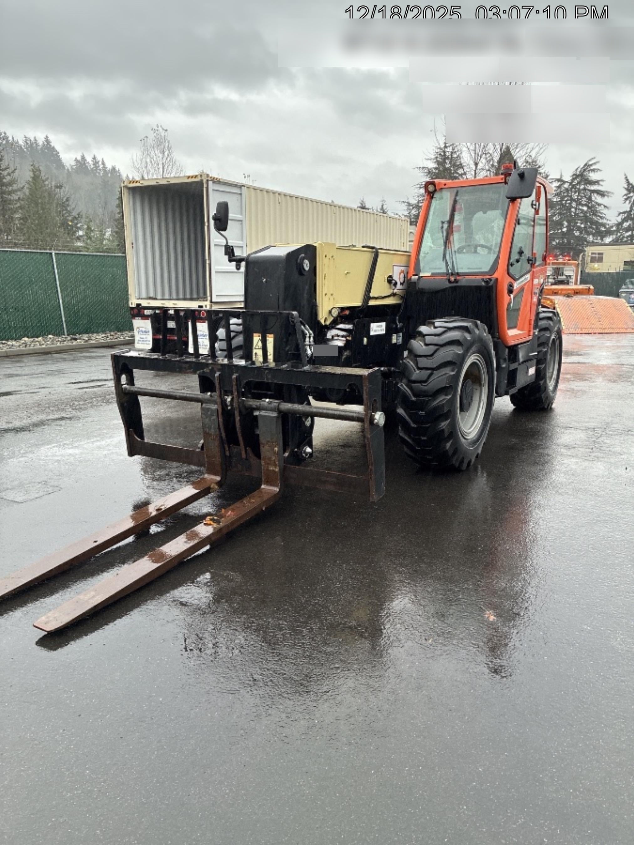 2021 JLG 1732