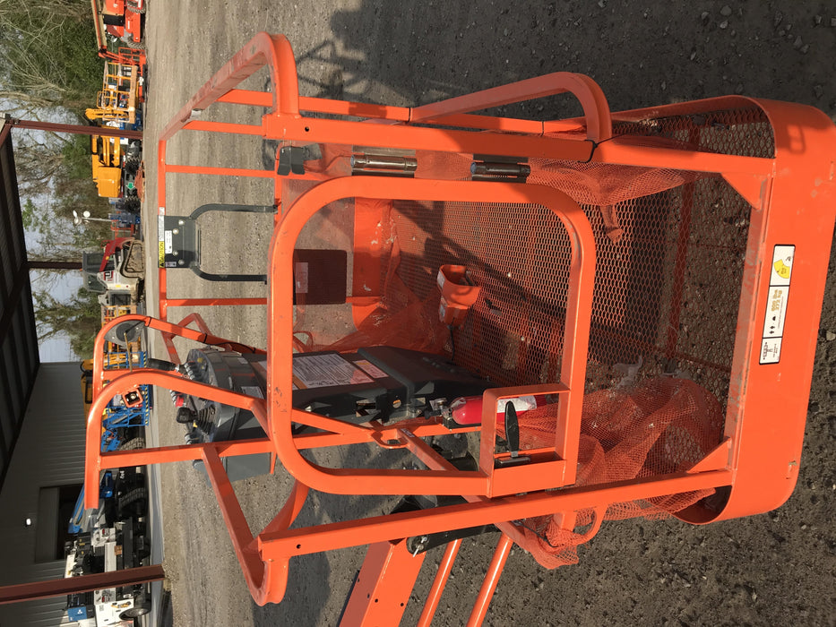 2019 JLG 460SJ