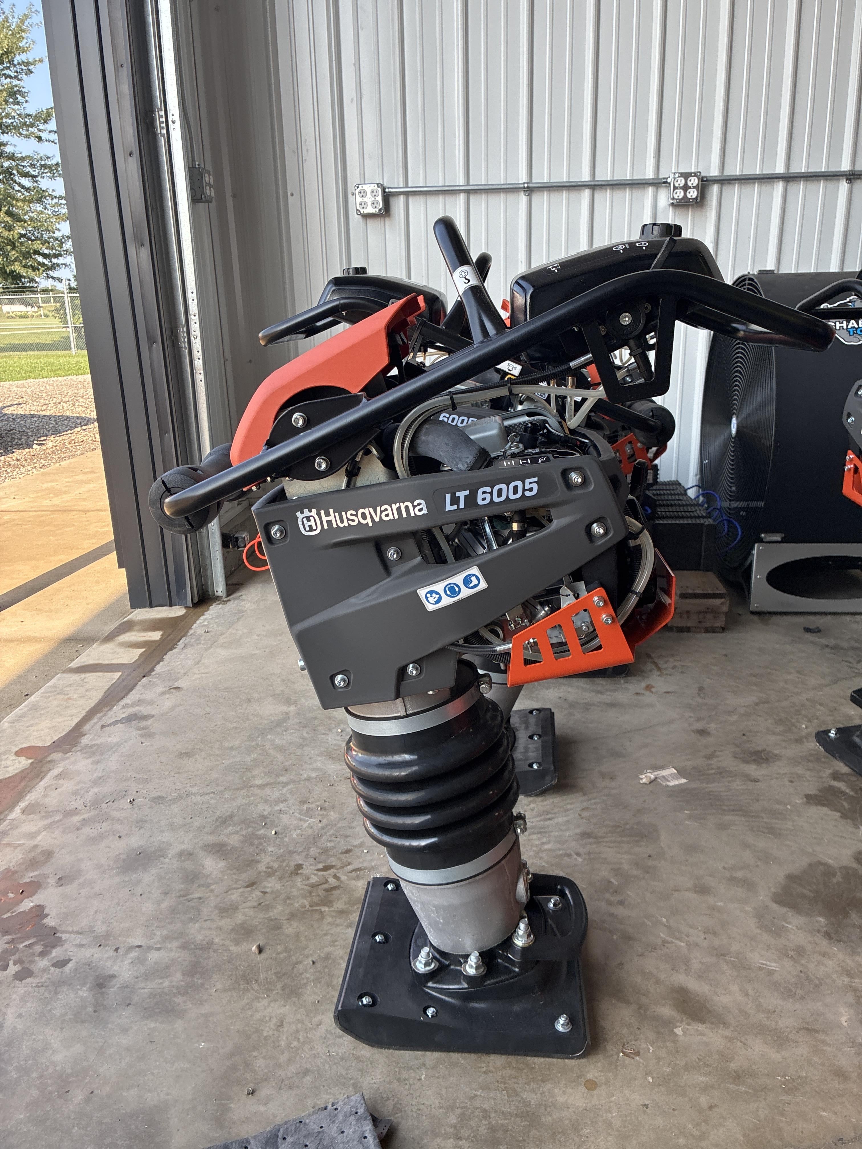 2026 HUSQVARNA LT6005