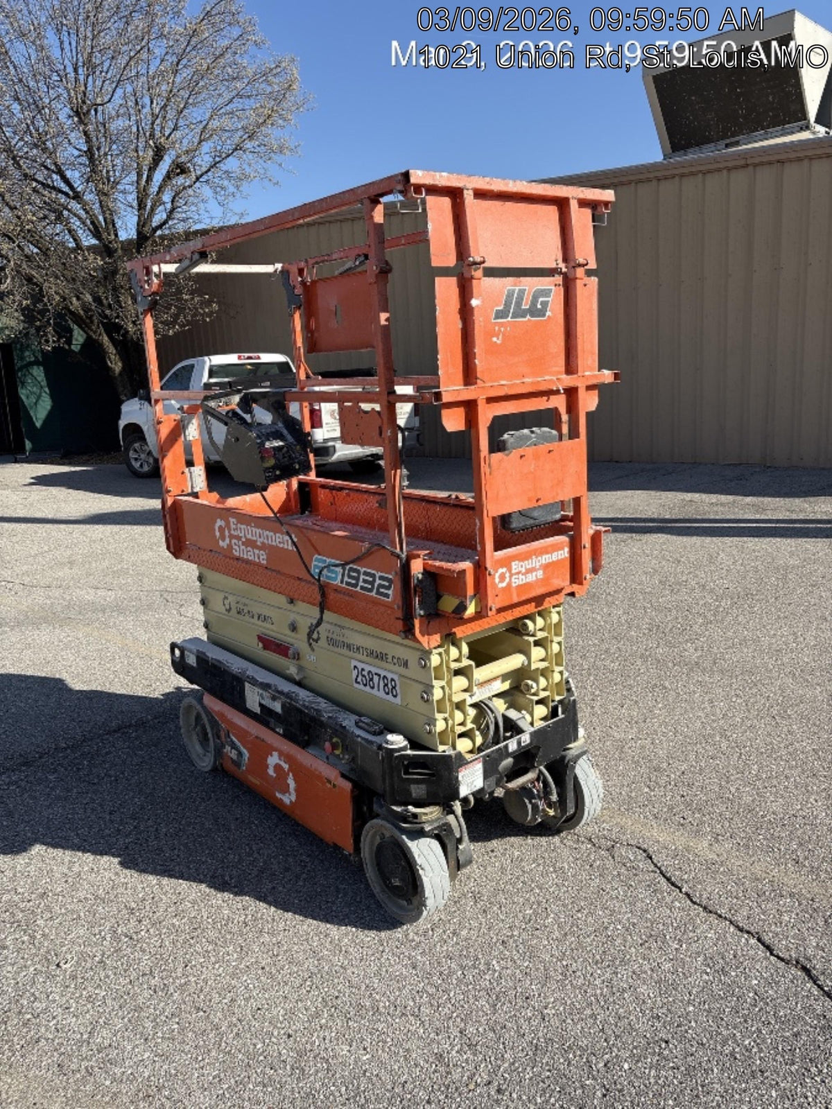 2022 JLG ES1932