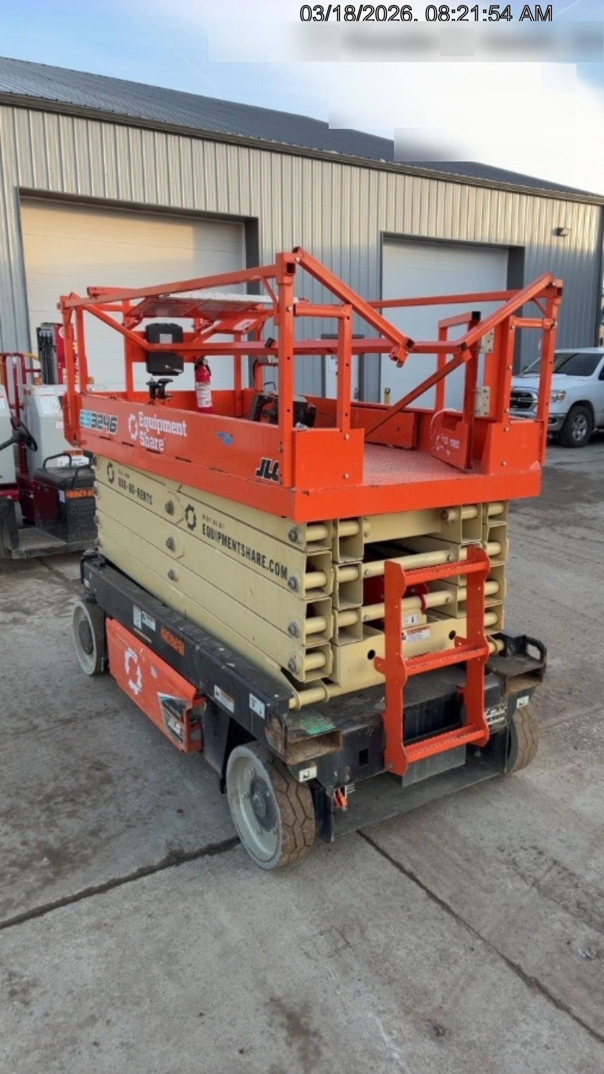 2022 JLG ES3246
