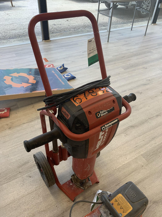 2020 HILTI TE 3000-AVR