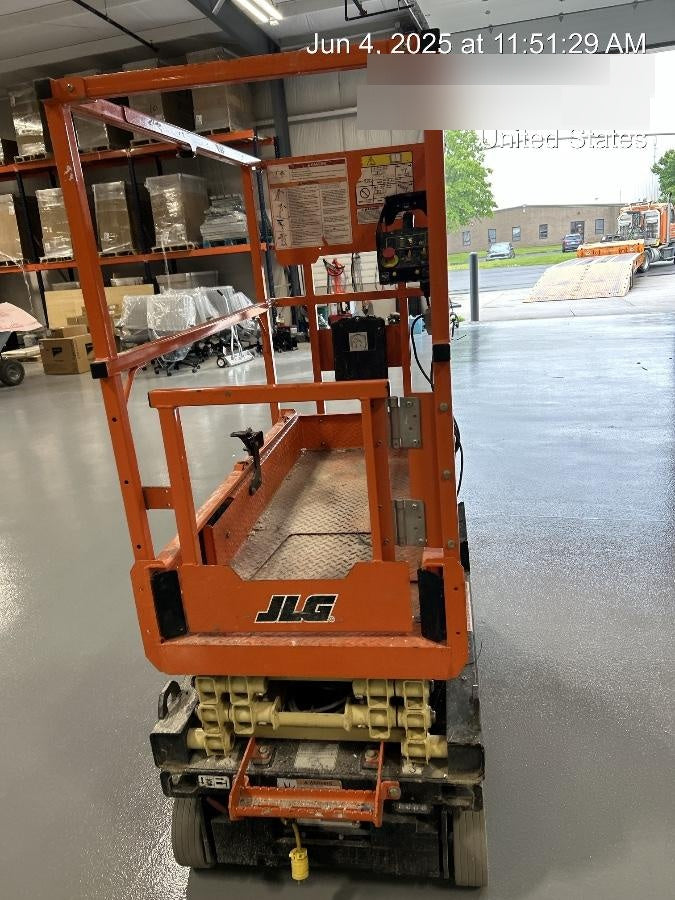 2022 JLG ES1330L