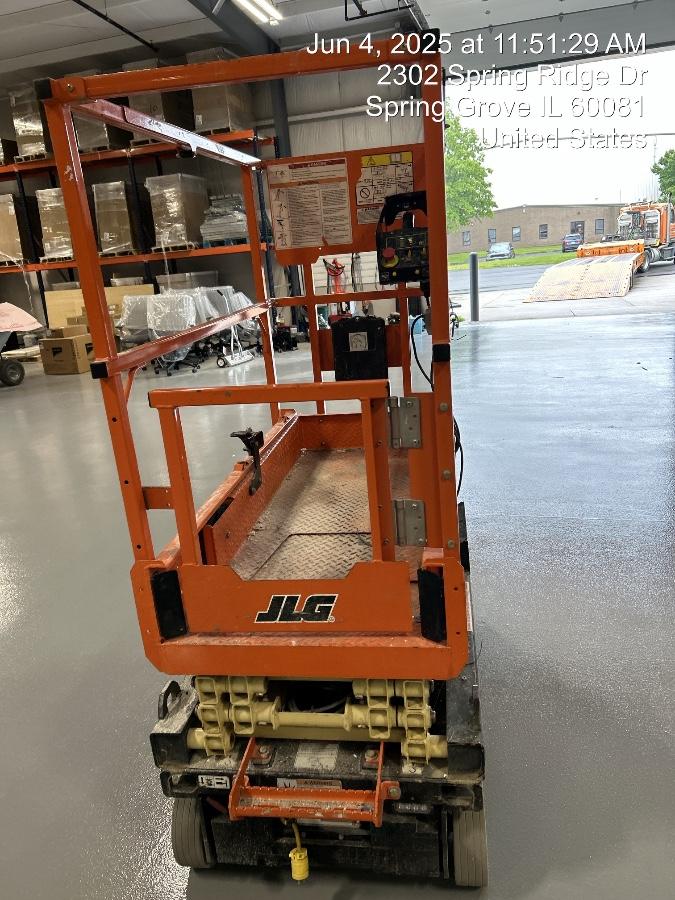 2022 JLG ES1330L