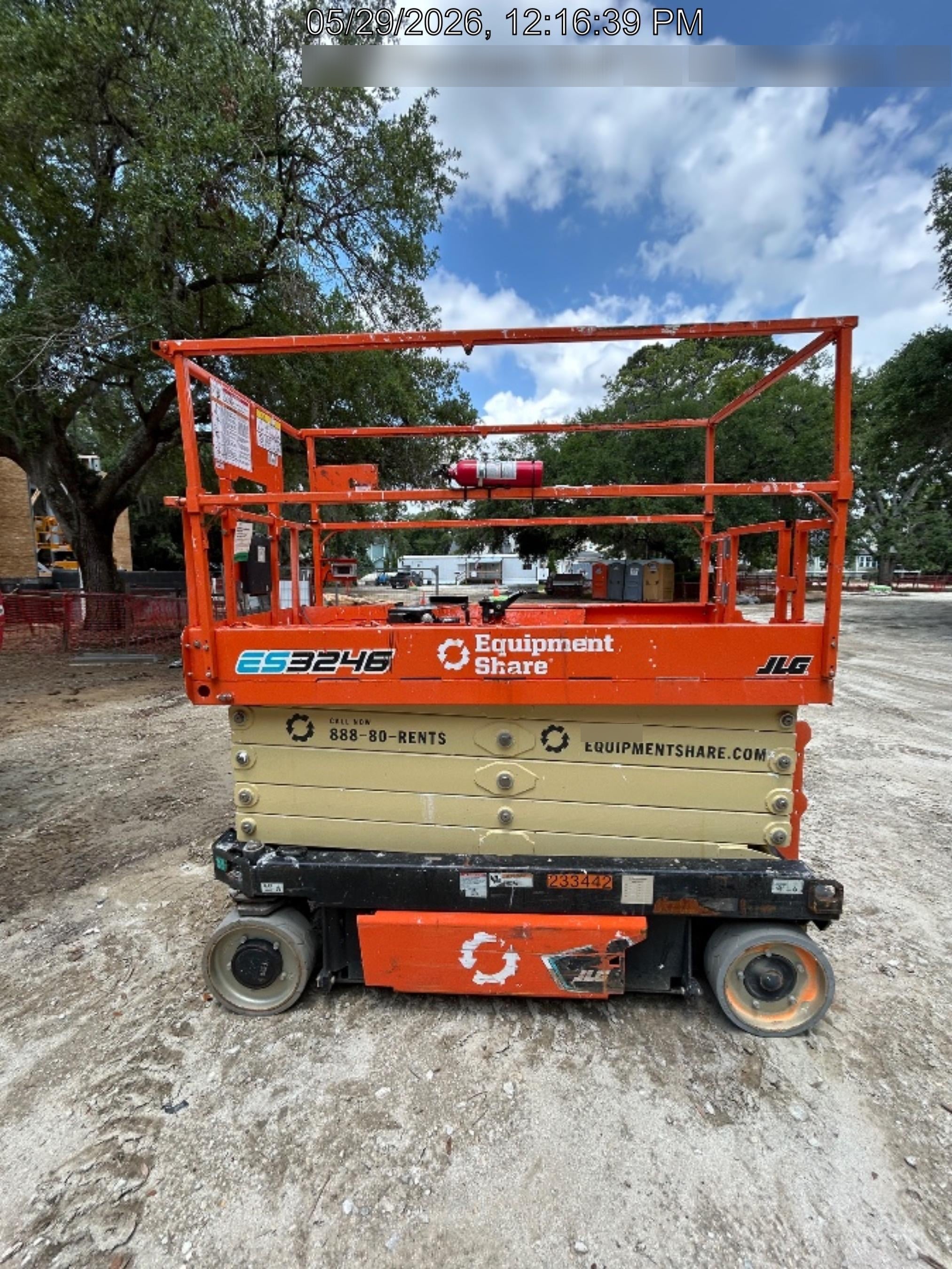 2022 JLG ES3246