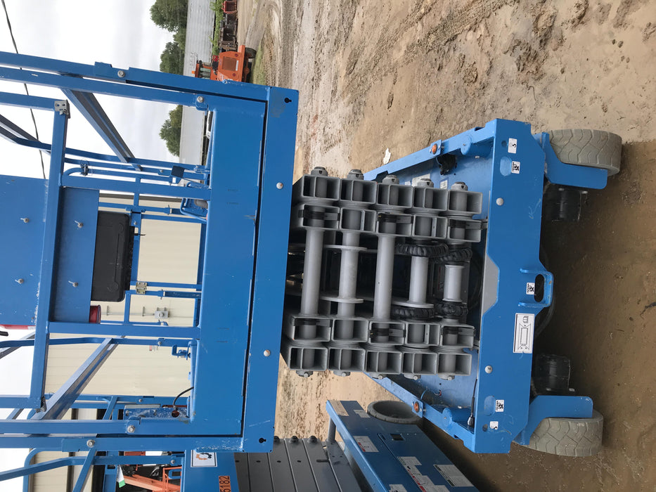 2019 Genie GS-4047 Folding rails with half height swing gate