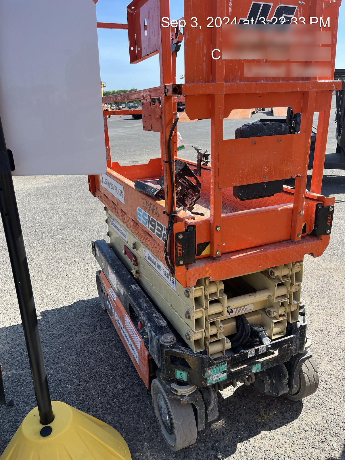 2022 JLG ES1932