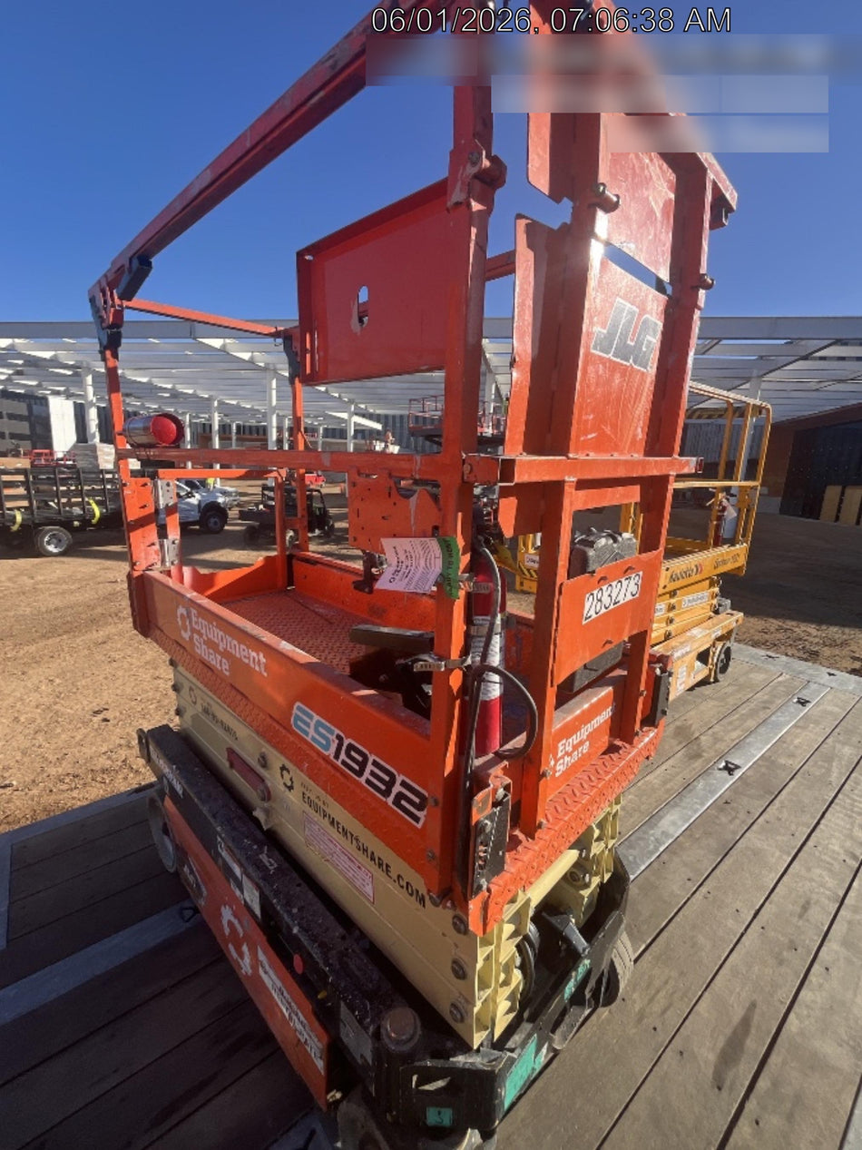 2022 JLG ES1932