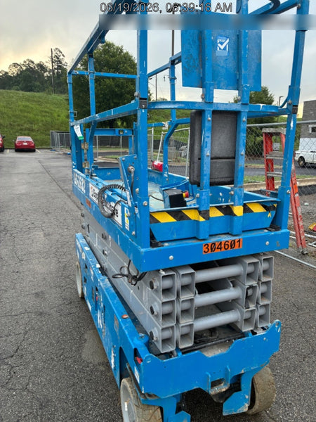2023 GENIE GS-2632