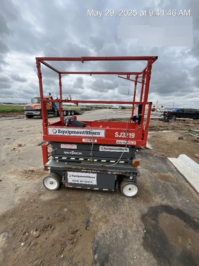 2021 SKYJACK SJ3219