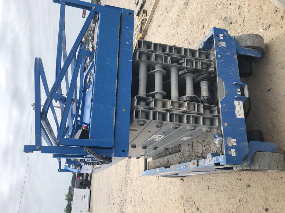 2019 Genie GS-4047 Folding rails with half height swing gate