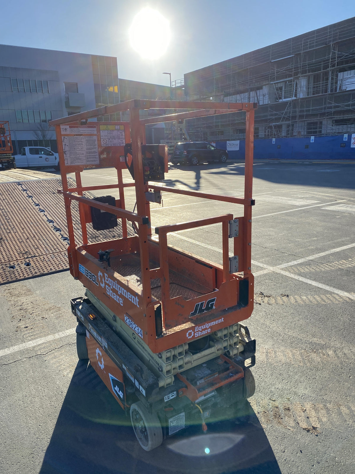 2022 JLG ES1330L