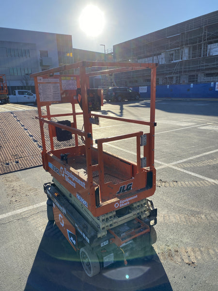 2022 JLG ES1330L