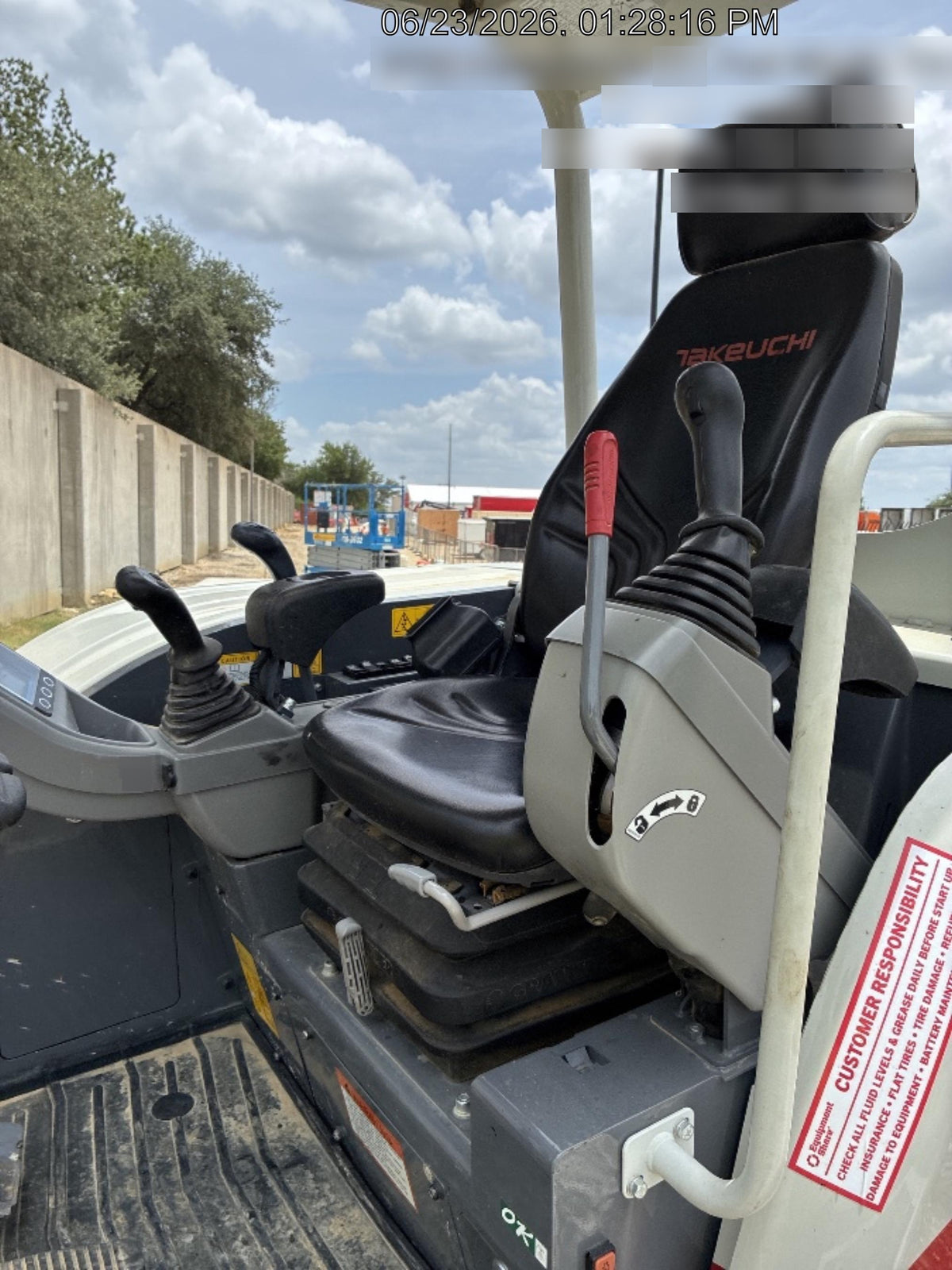 2025 TAKEUCHI TB250-2R