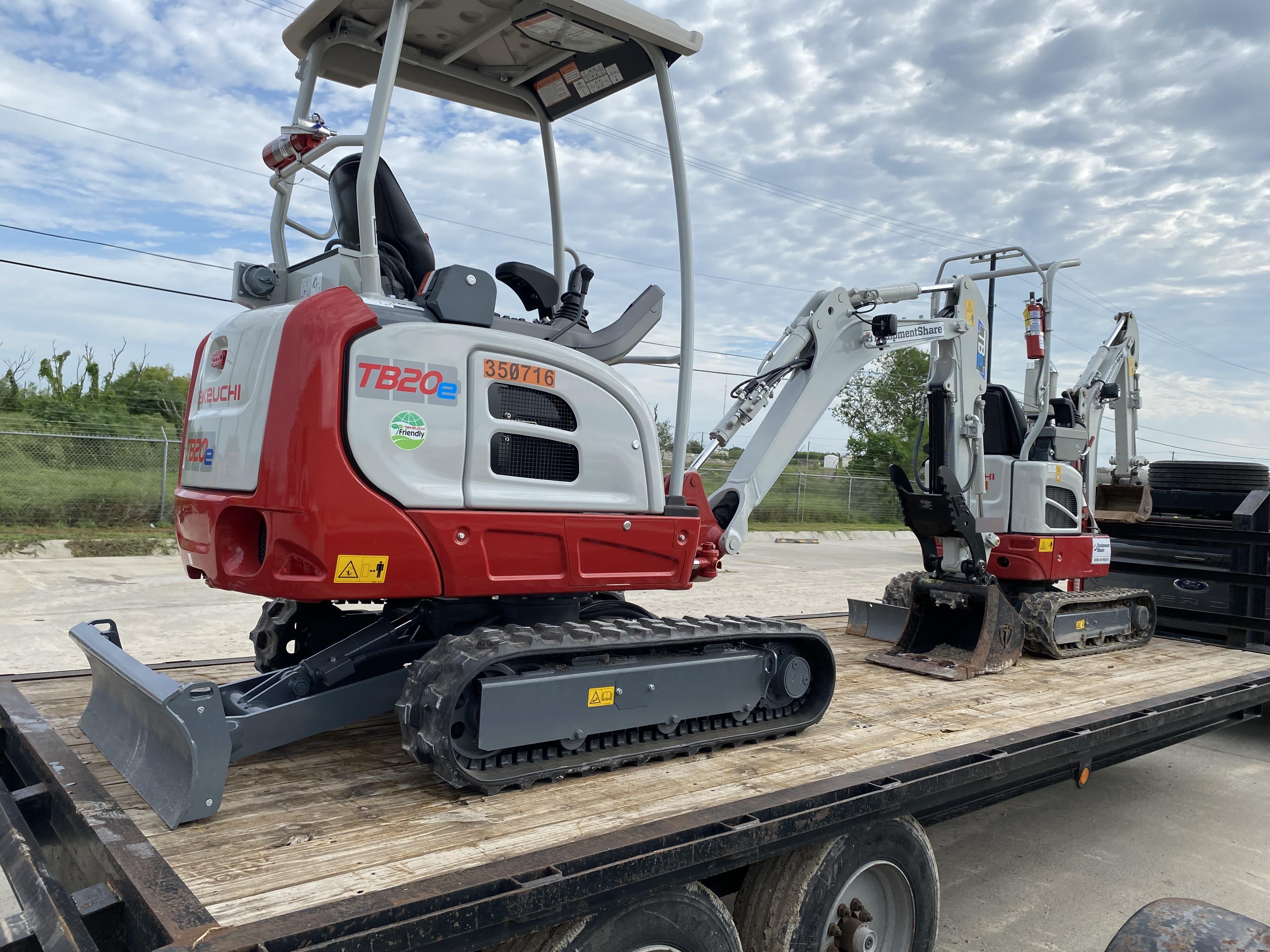 2023 TAKEUCHI TB20e