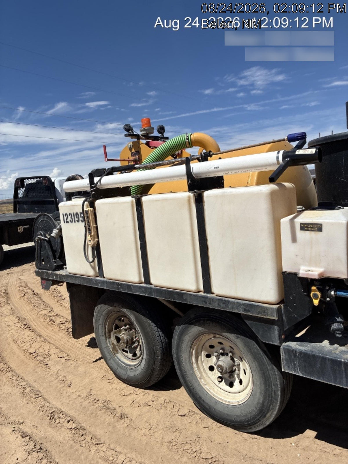 2021 Vac-Tron LP573XDT 500 Gallon Debris Tank w/ Hydraulic Tilt, two (2) 100 Gallon Water Tanks, Low Profile Torsion Axles (12,000 GVWR)