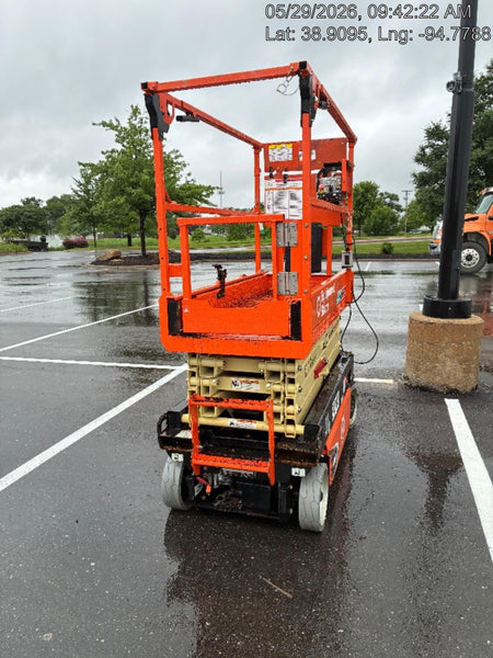 2023 JLG ES1932