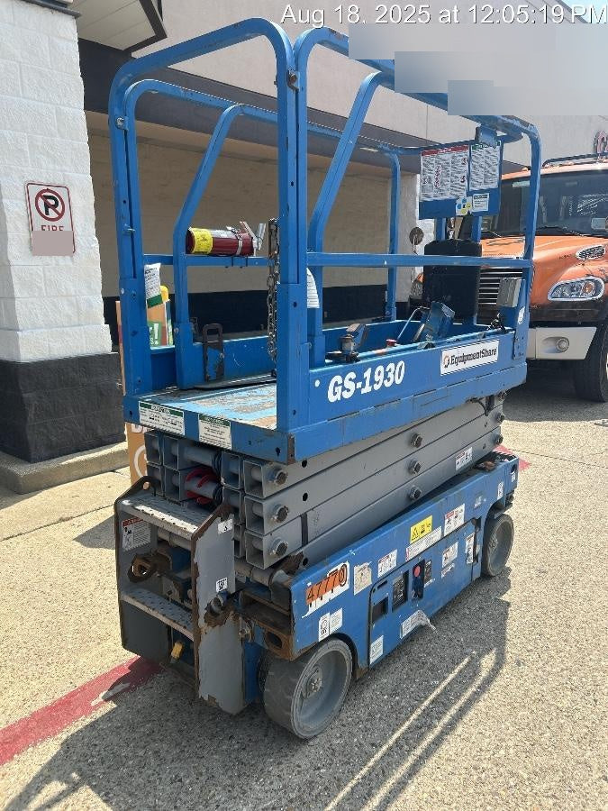 2019 Genie GS-1930 Fixed Rails with Chain Entry