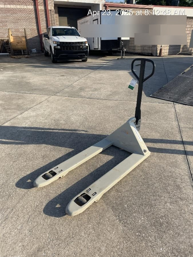 2023 CROWN 5,500lb Manual Pallet Jack - Crown