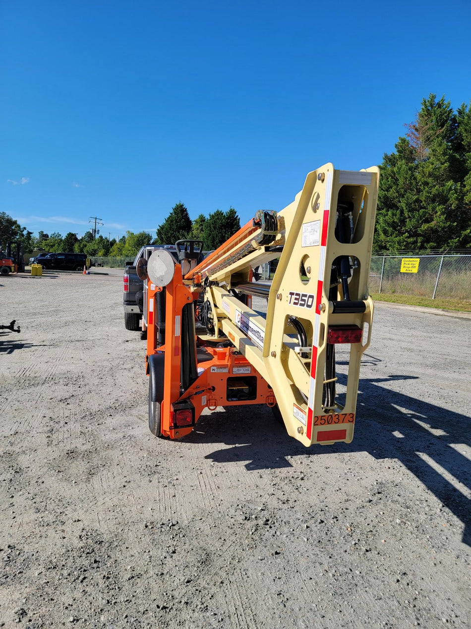 2022 JLG T350
