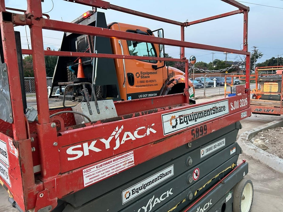 2017 Skyjack SJIII-3226 Skyjack SJ3226, Trojan Battery Set, Extended Warranty 5yr/5k hr