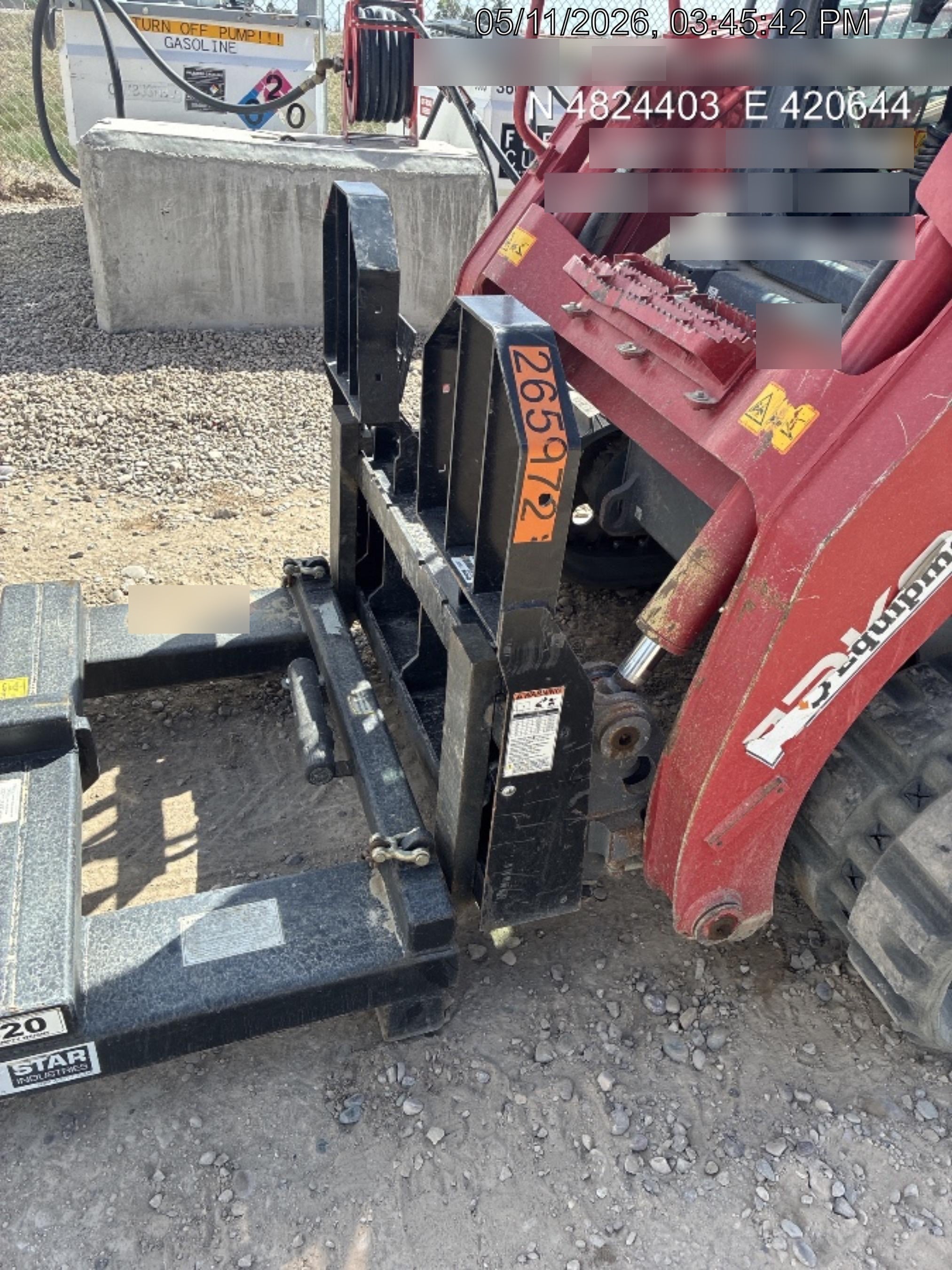 2021 TAKEUCHI 48" Pallet Forks - Takeuchi