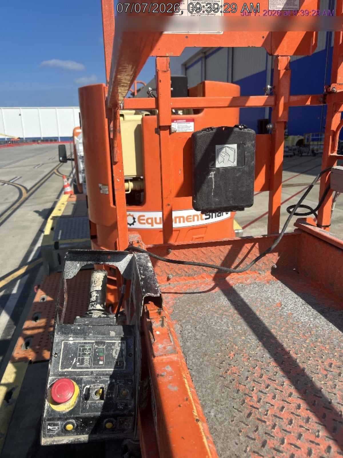 2023 JLG ES2632