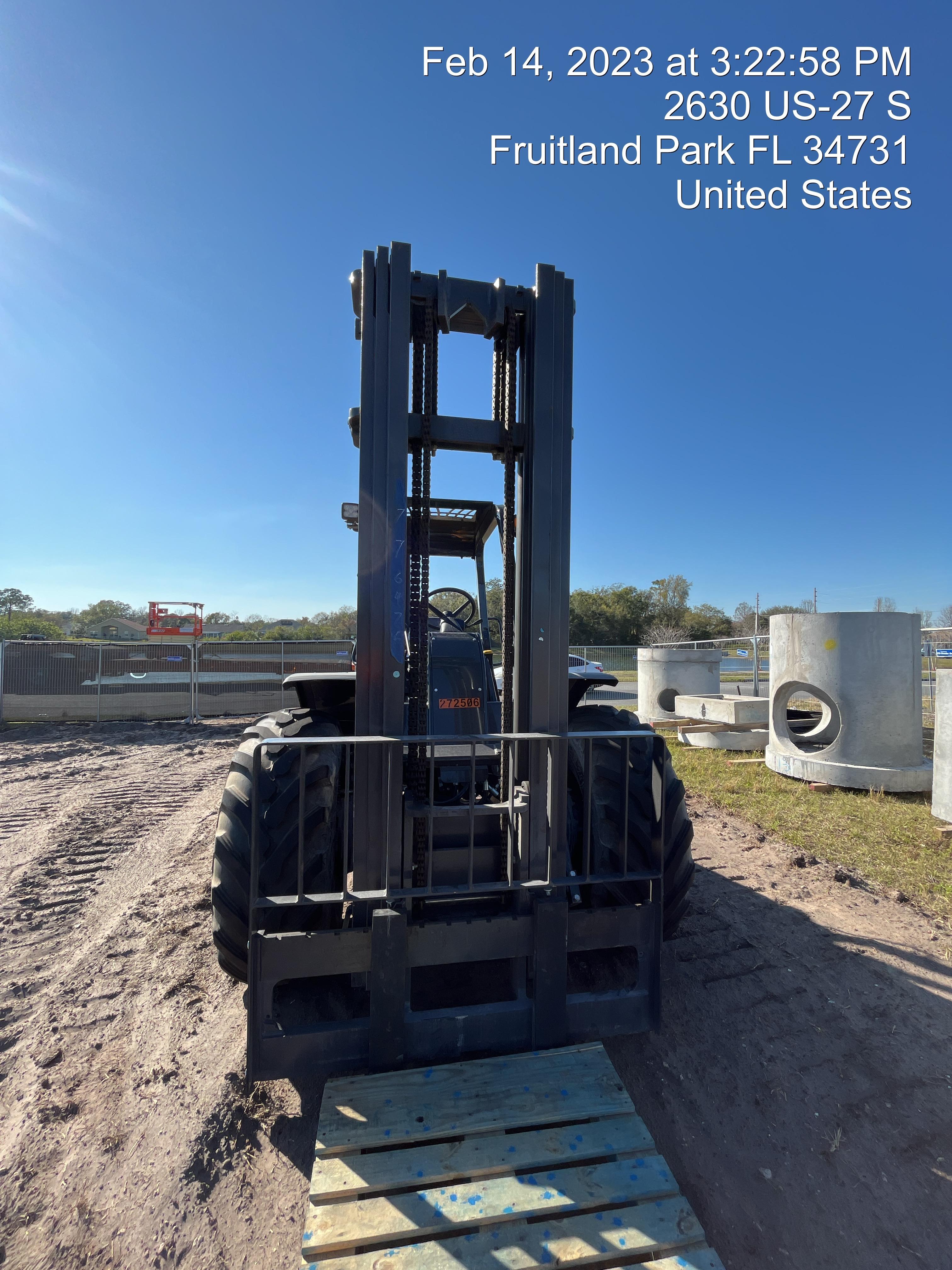 2023 CASE 588H