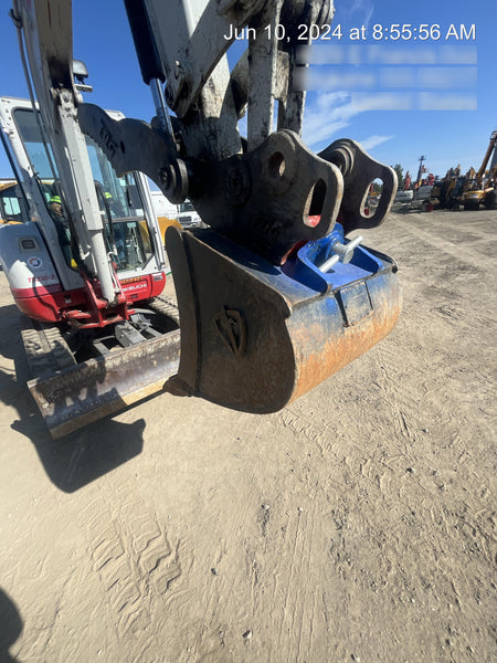 2022 TAKEUCHI TB235-2CR
