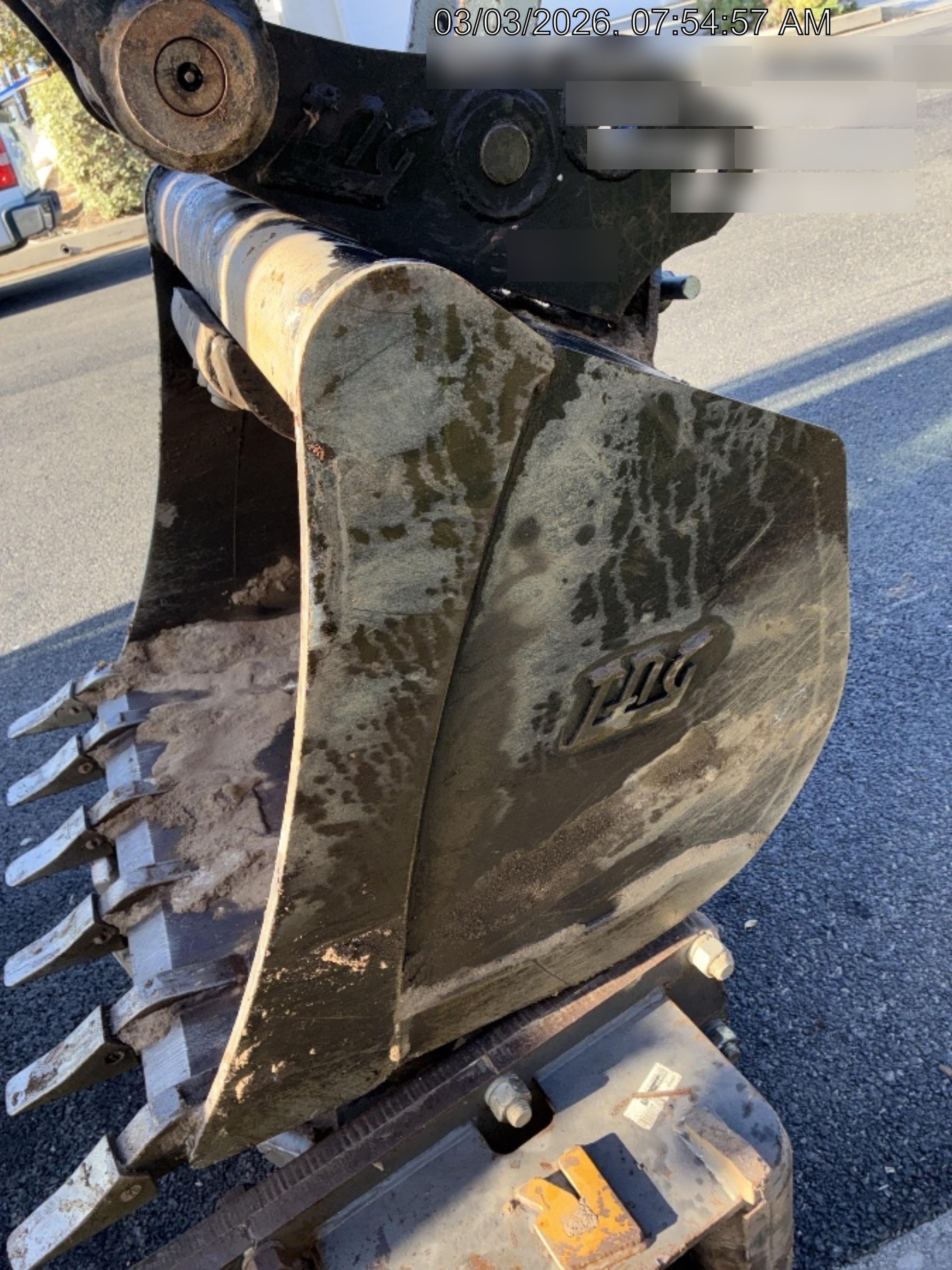 2025 TAKEUCHI 36" Bucket - Takeuchi