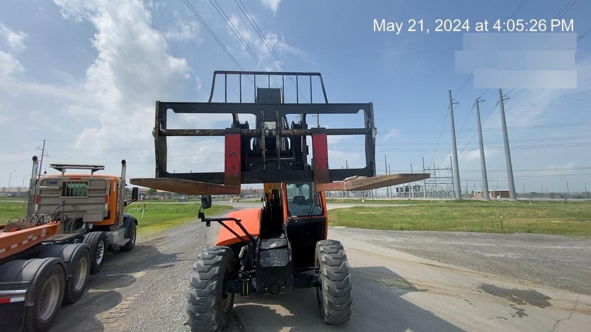 2022 JLG 1732