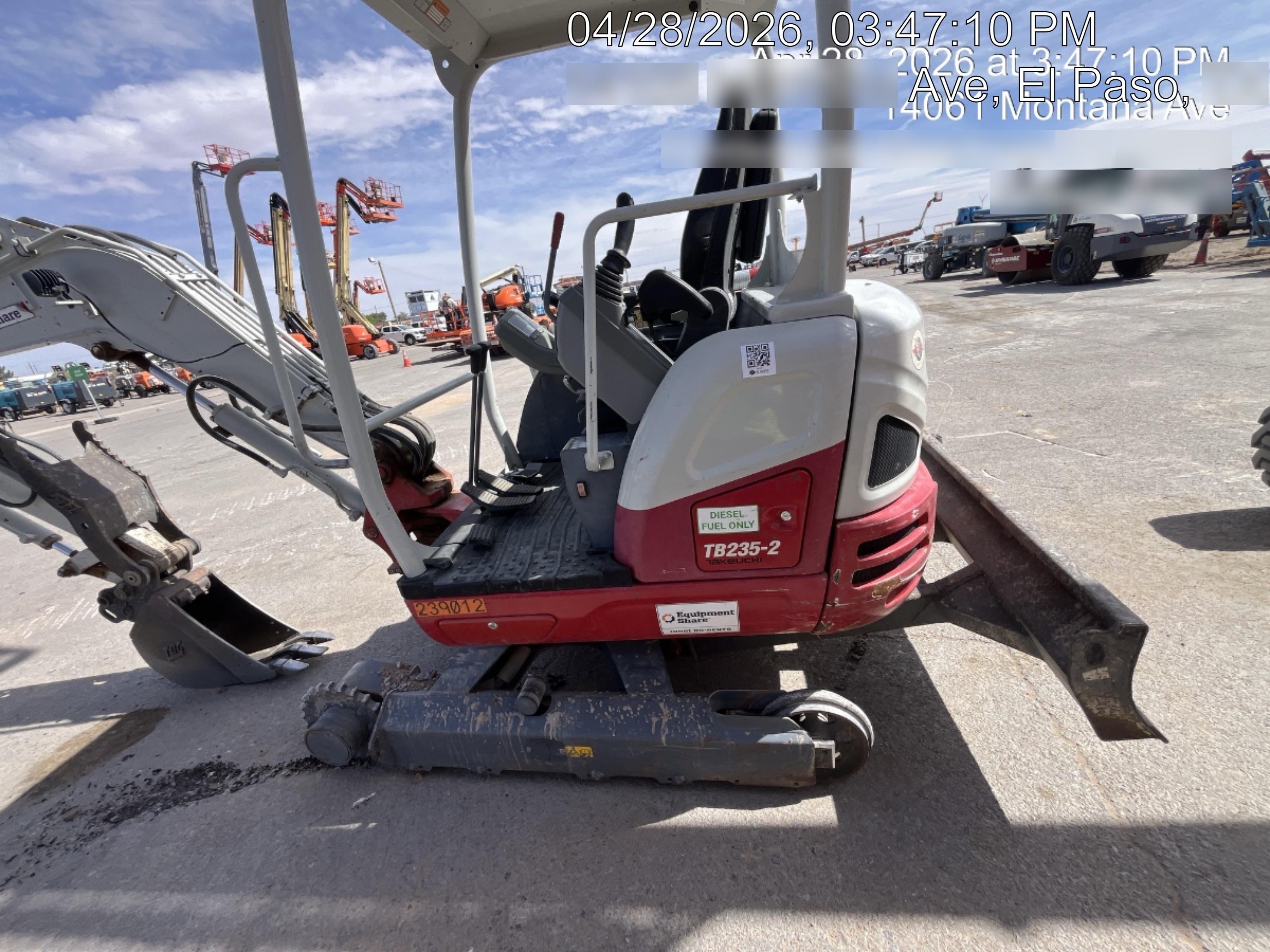 2022 TAKEUCHI TB235-2R