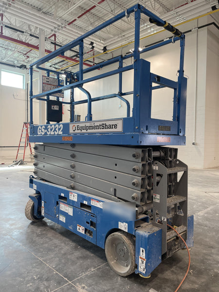 2023 GENIE GS-3232