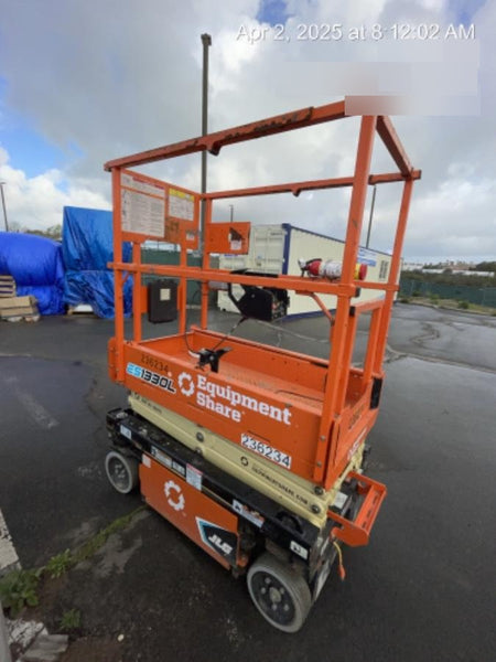 2022 JLG ES1330L