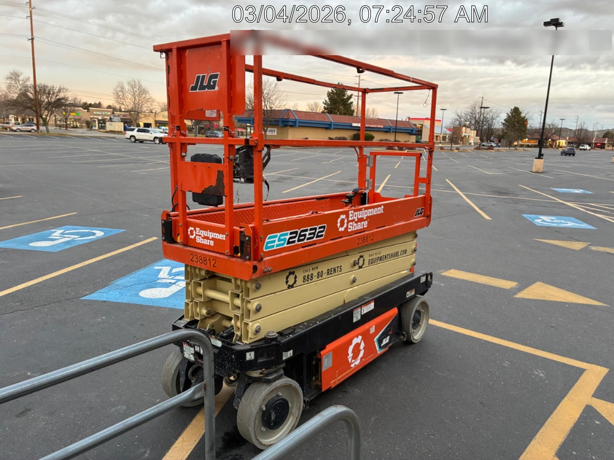 2022 JLG ES2632