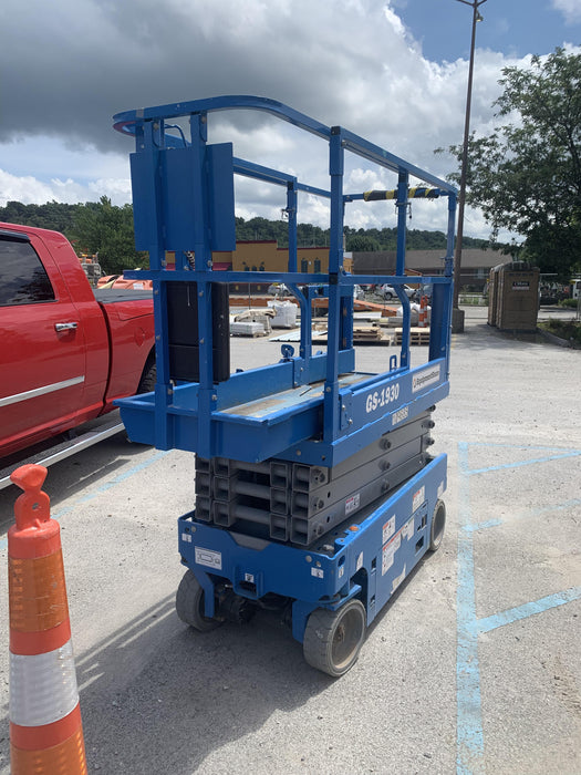 2020 Genie GS-1930 Solid Non Marking Tires, Beacon, Folding rails with half height swing gate, 800W Inverter