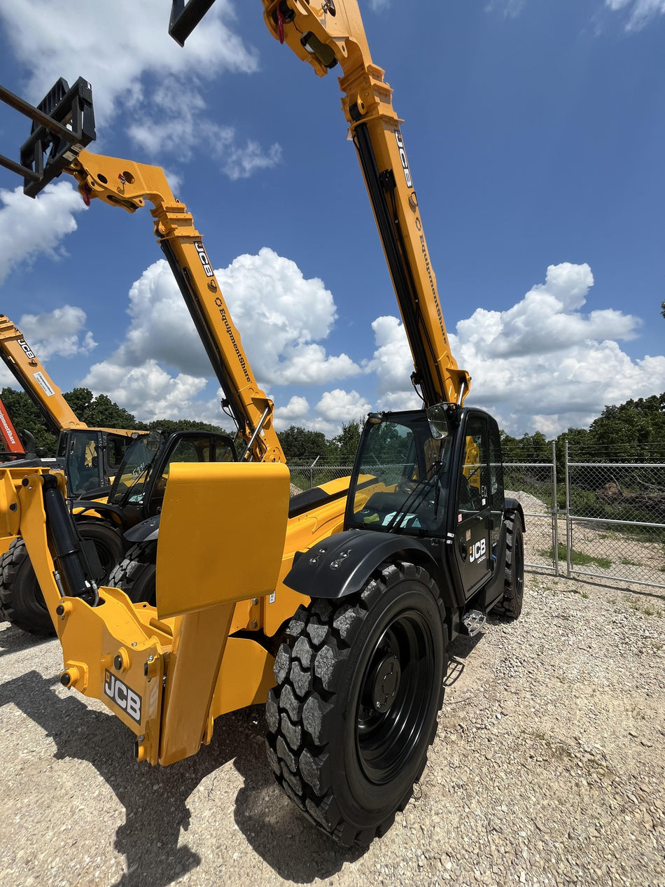 2025 JCB 512-56