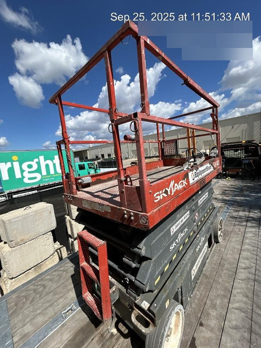 2015 Skyjack SJIII-4632 Skyjack SJIII-4632 32' Scissor Lift