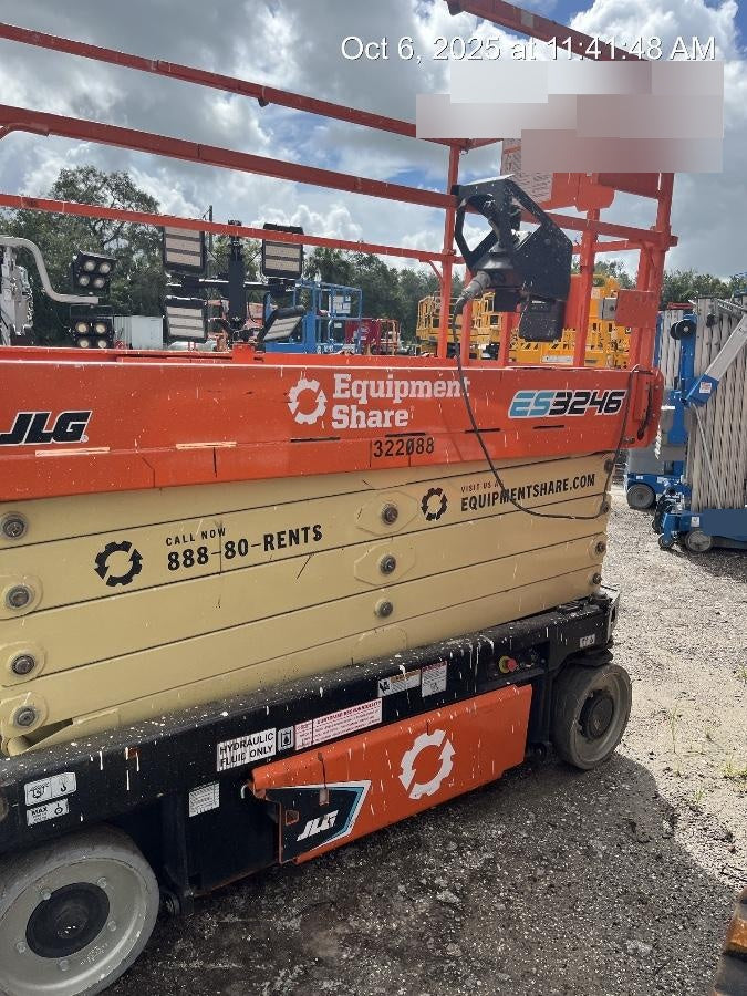 2023 JLG ES3246