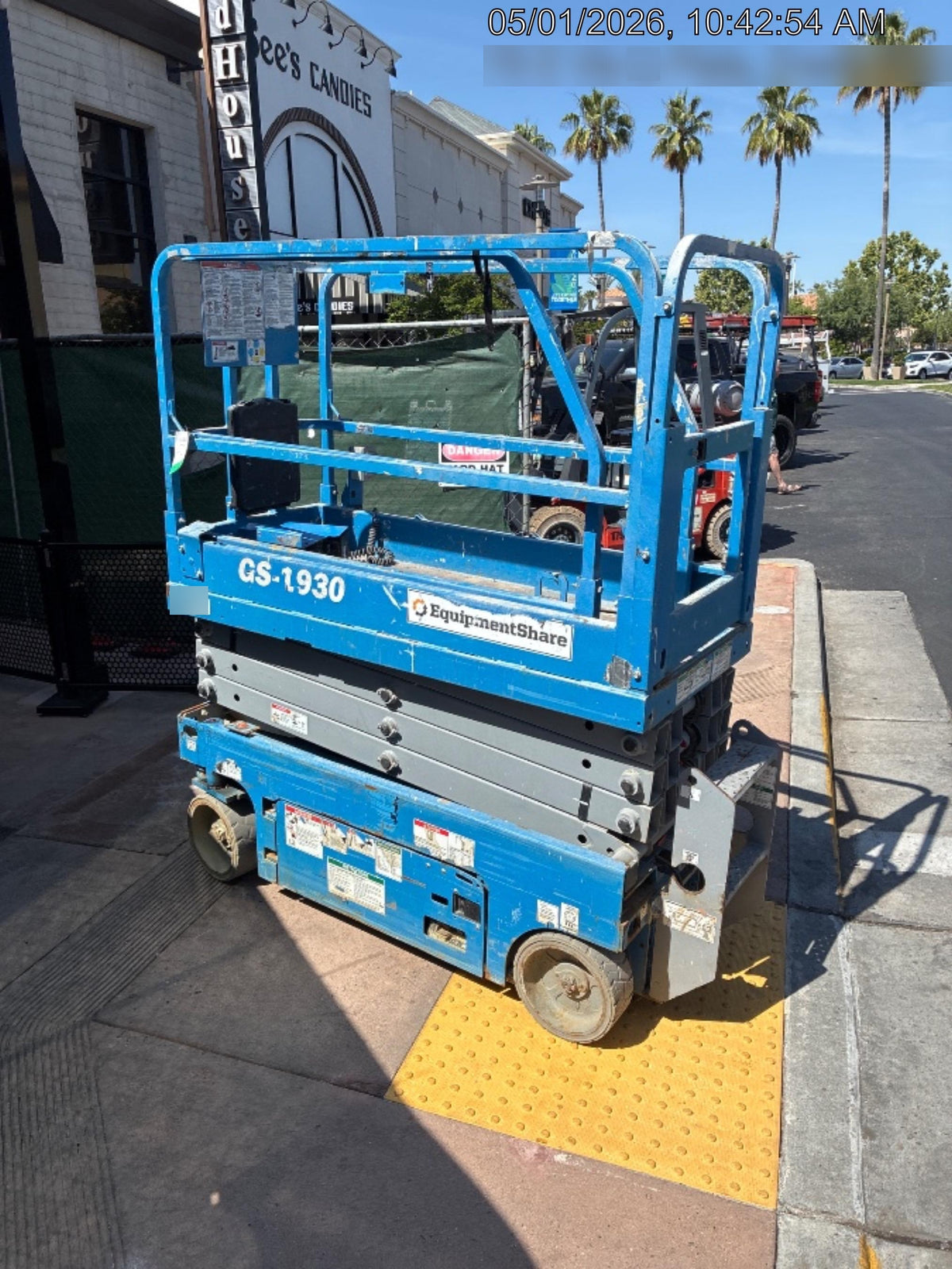 2019 Genie GS-1930 Half Height Swing Gate, 800W Inverter