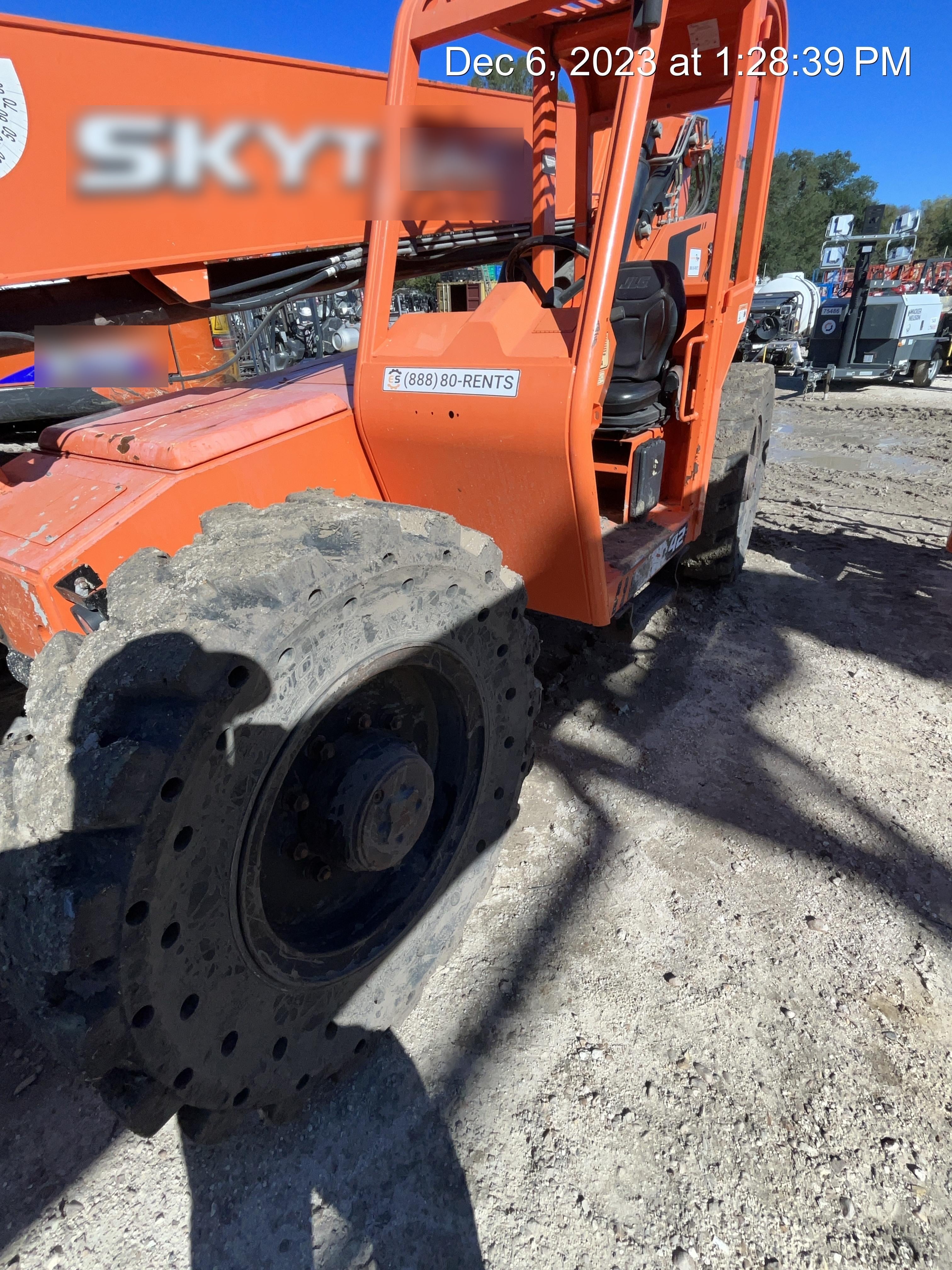 2018 SKYTRAK 8042