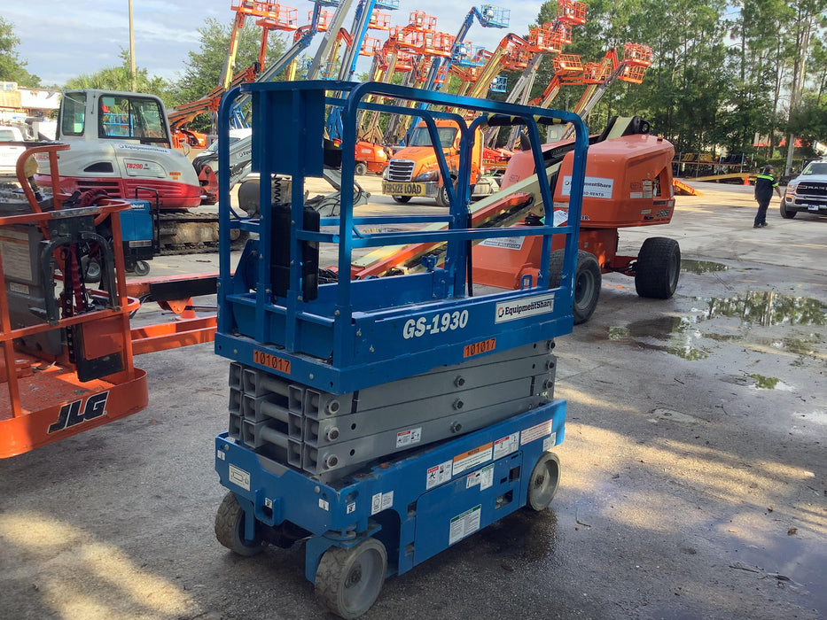 2020 Genie GS-1930 Fixed rails with chain entry gate - Pre A92.20