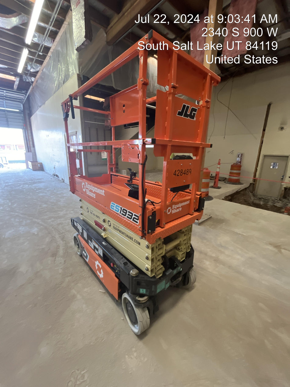 2024 JLG ES1932