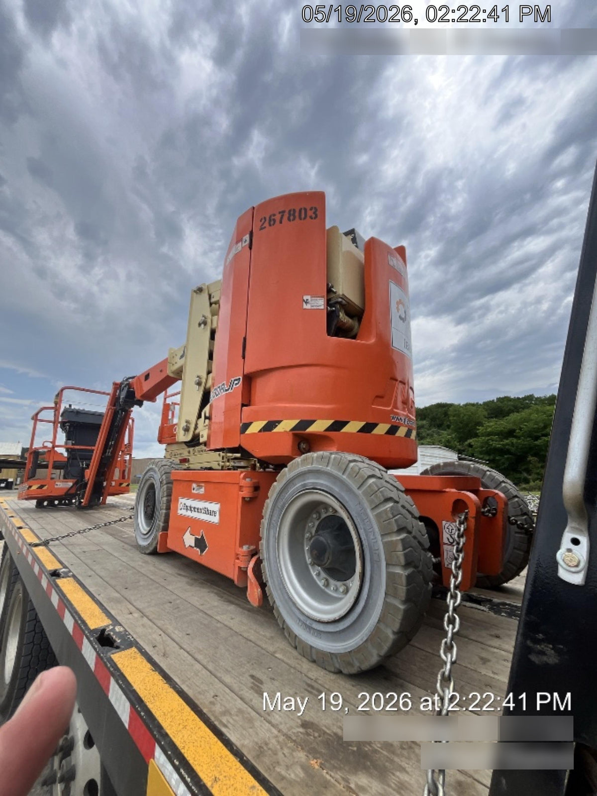 2022 JLG E300AJP