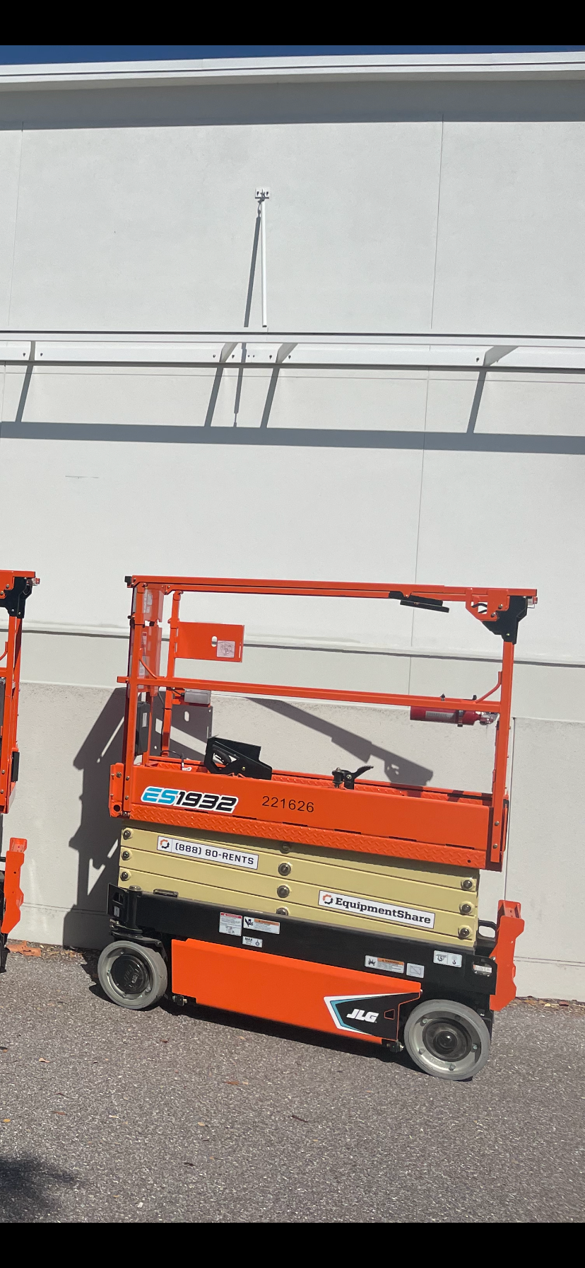 2022 JLG ES1932