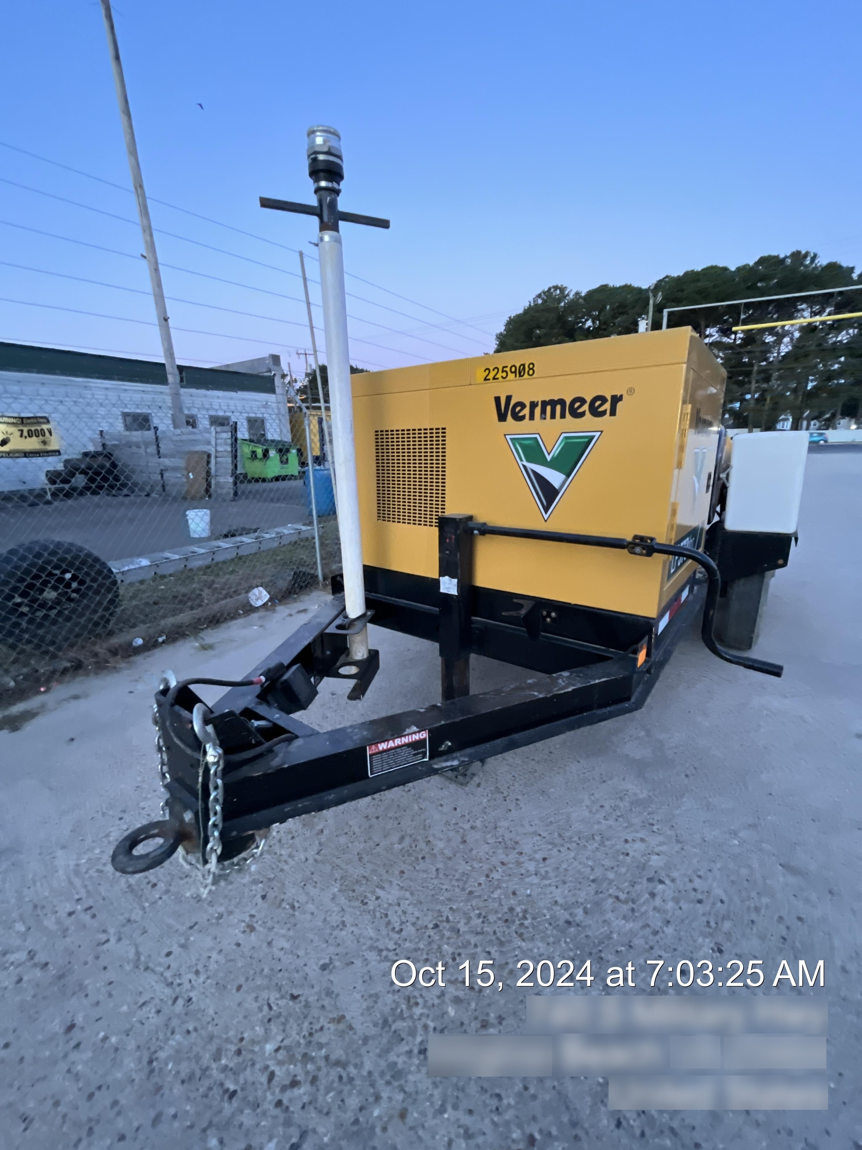 2022 Vac-Tron LP573XDT T4 Koehler Diesel Engine, 500 Gallon Debris Tank, x2 100 Gallon Water Tanks